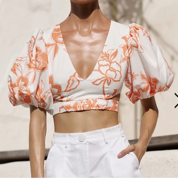 Runaway the label caliente top size XS white and orange new floral puffy sleeves - Picture 2 of 8